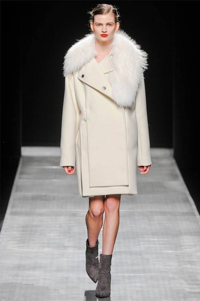 MILAN FASHION WEEK: SPORTMAX FALL 2012