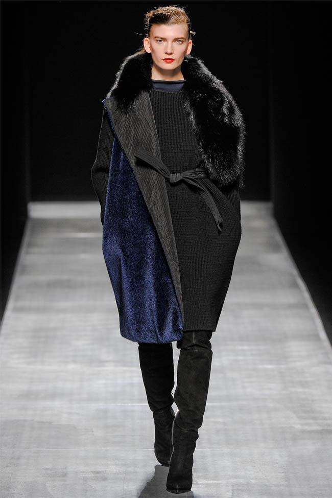 MILAN FASHION WEEK: SPORTMAX FALL 2012