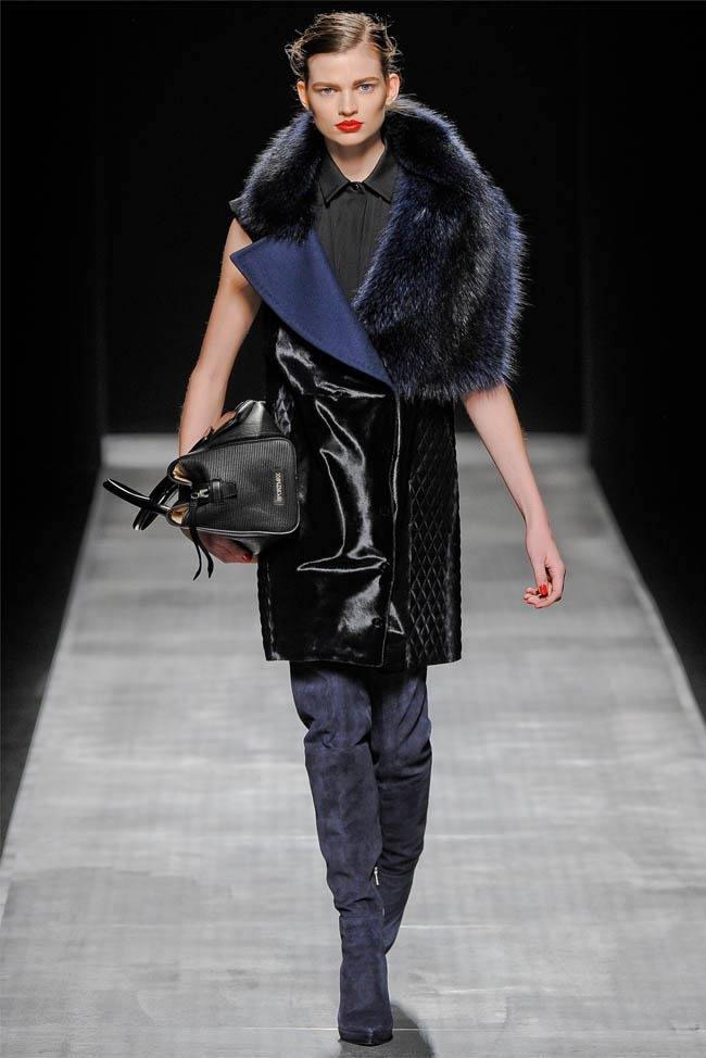 MILAN FASHION WEEK: SPORTMAX FALL 2012