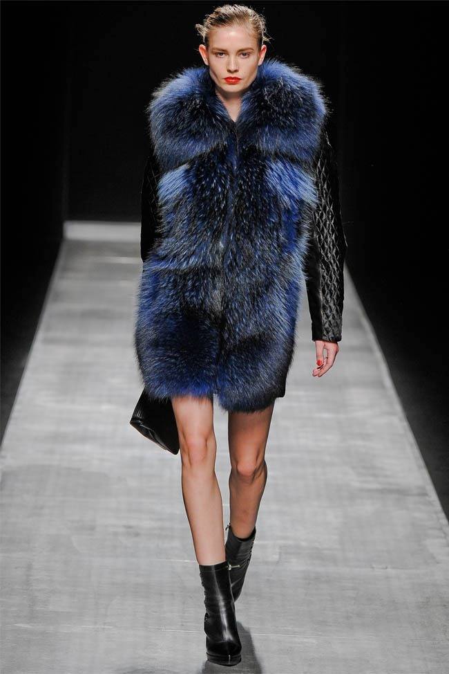 MILAN FASHION WEEK: SPORTMAX FALL 2012