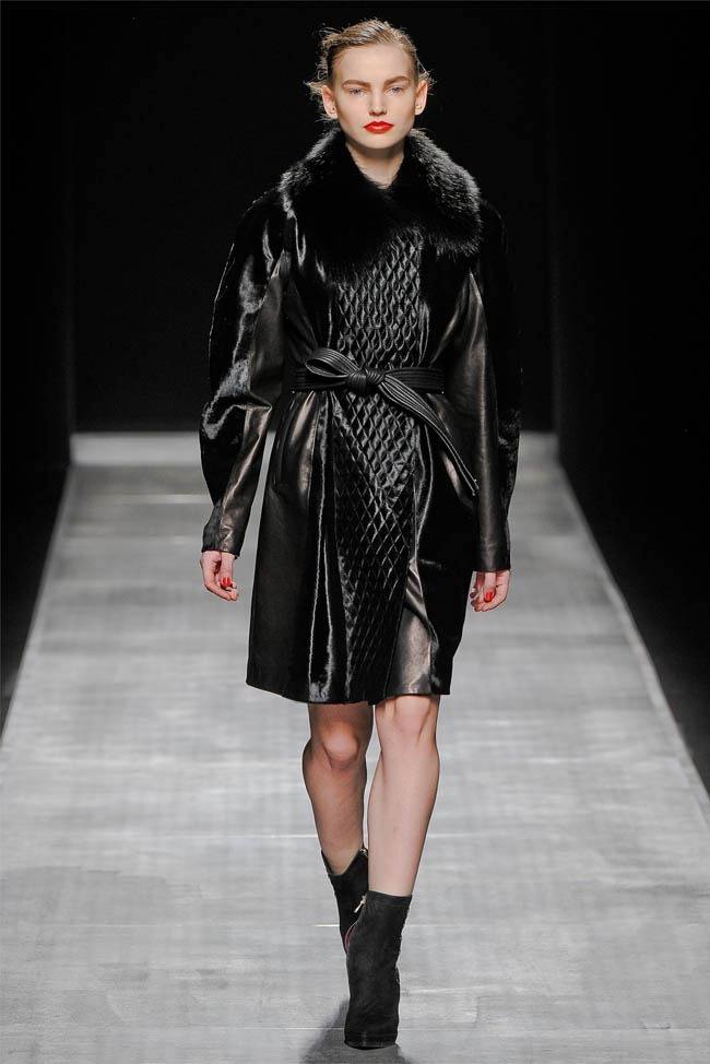 MILAN FASHION WEEK: SPORTMAX FALL 2012