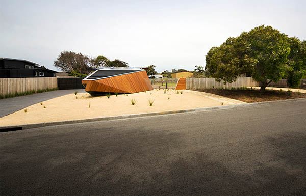 Modern Wooden Home Unfolds on Australia’s Beach