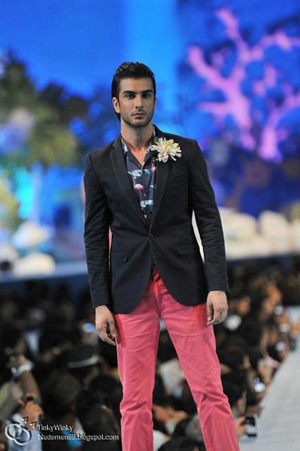 หนุ่มหล่อ Imran abbas ในงาน Splash Fashion Festival ที่Dubai