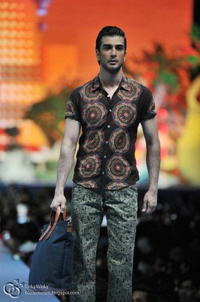 หนุ่มหล่อ Imran abbas ในงาน Splash Fashion Festival ที่Dubai