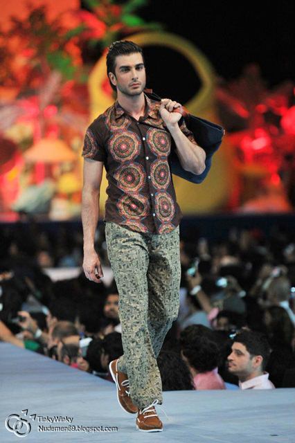 หนุ่มหล่อ Imran abbas ในงาน Splash Fashion Festival ที่Dubai