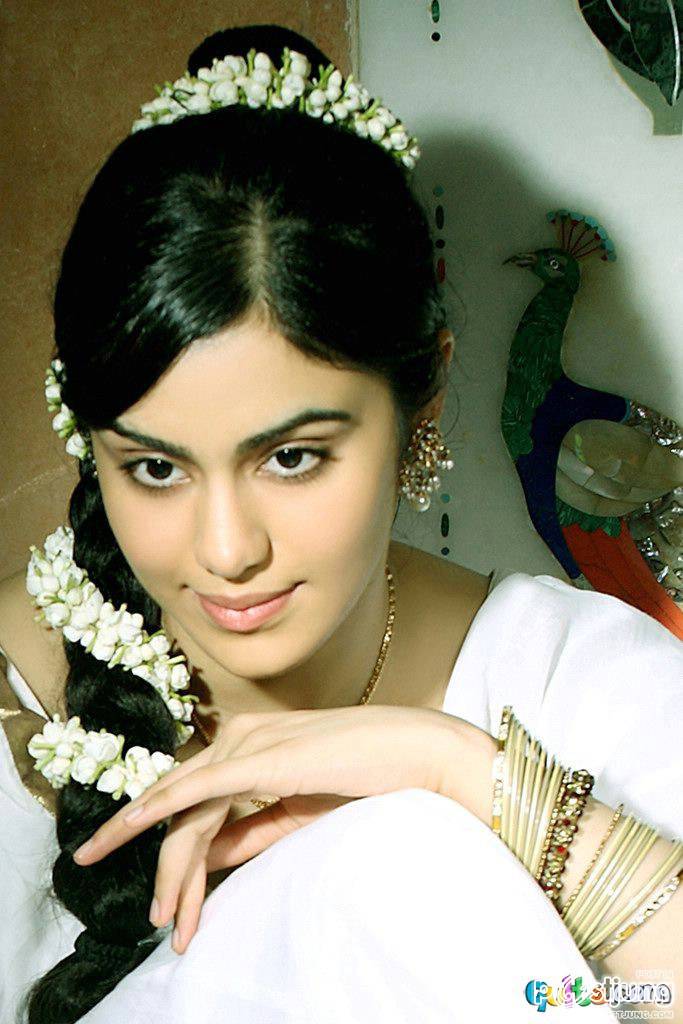 เอด้าห์ ชามา ผีสาวแสนสวยสุดสยองในหนังอินเดียแนวย้อนยุค