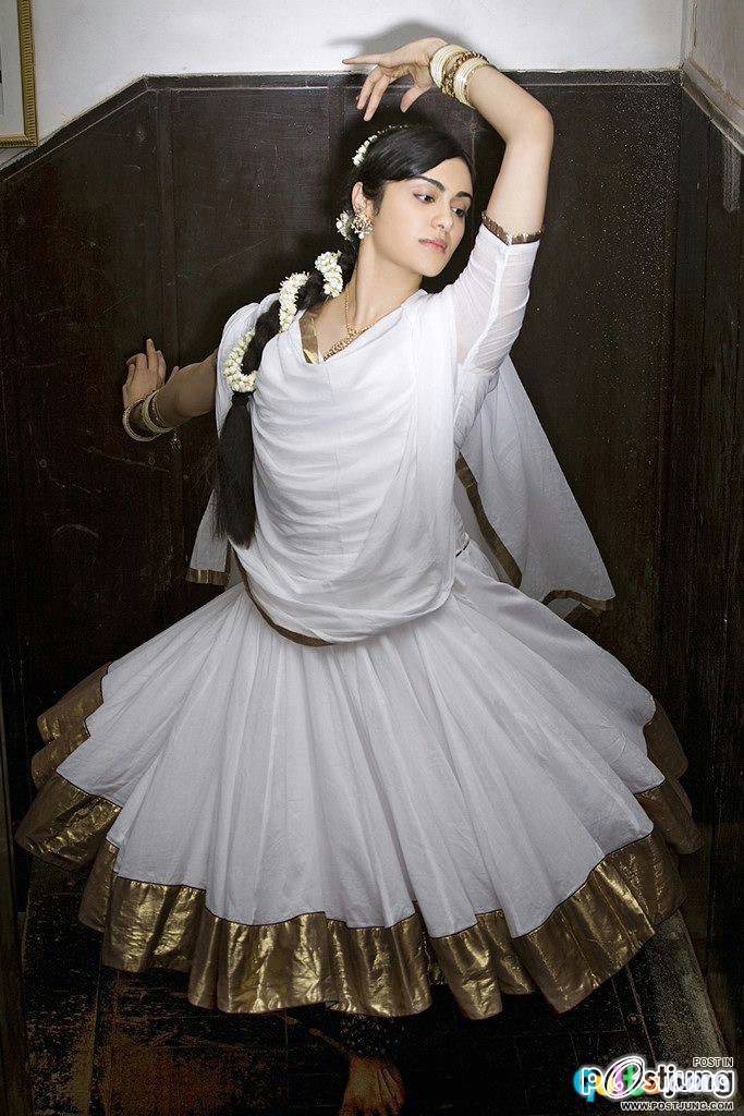 เอด้าห์ ชามา ผีสาวแสนสวยสุดสยองในหนังอินเดียแนวย้อนยุค