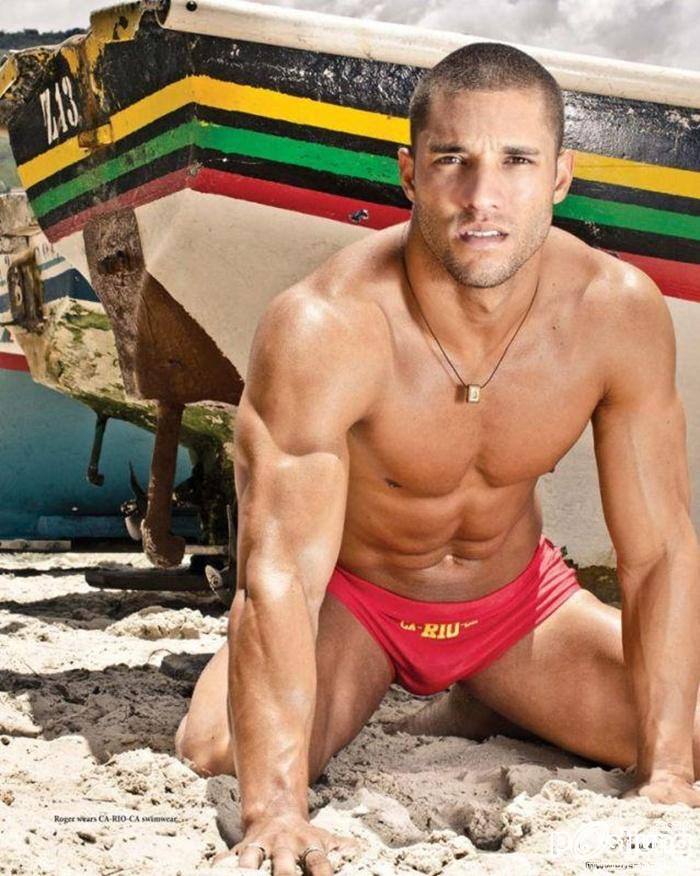 Roger Monssores @ DNA Magazine #147