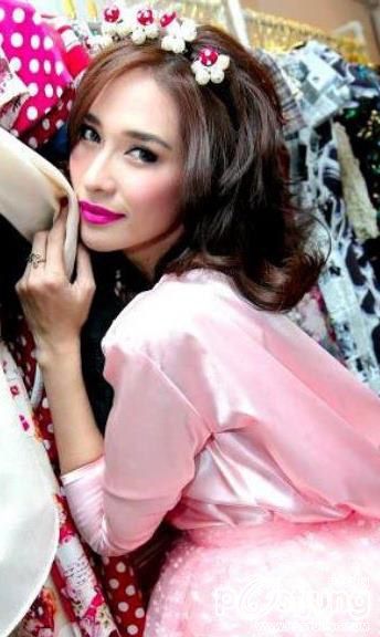 พลอย เฌอมาลย์สวยดี