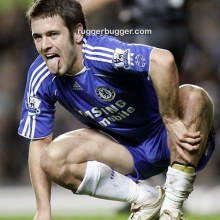 อุบัติเหตุในสนามฟุตบอล คริ คริ......