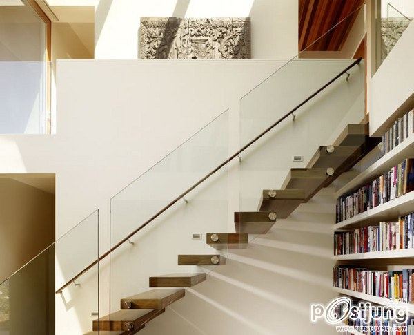 Modern Hillside House Rules the Hills in Berkeley, CA