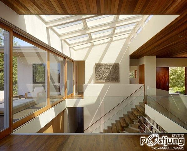 Modern Hillside House Rules the Hills in Berkeley, CA