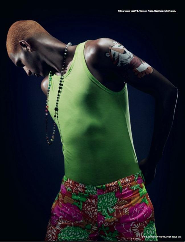 I-D MAGAZINE: SEAGULS FLYING BACKWARDS INDICATE A VERY STONG WIND BY PHOTOGRAPHER DANIEL SANNWALD