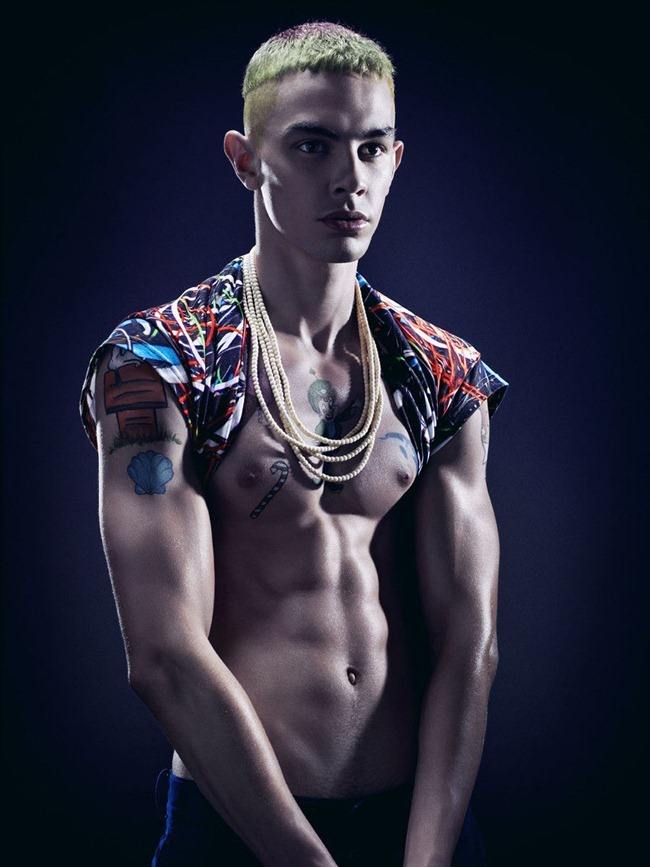 I-D MAGAZINE: SEAGULS FLYING BACKWARDS INDICATE A VERY STONG WIND BY PHOTOGRAPHER DANIEL SANNWALD