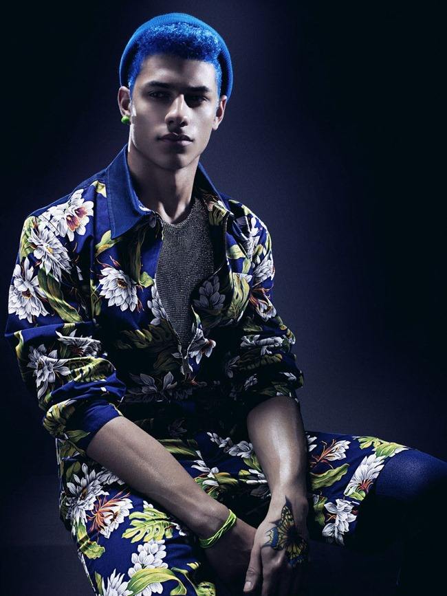 I-D MAGAZINE: SEAGULS FLYING BACKWARDS INDICATE A VERY STONG WIND BY PHOTOGRAPHER DANIEL SANNWALD