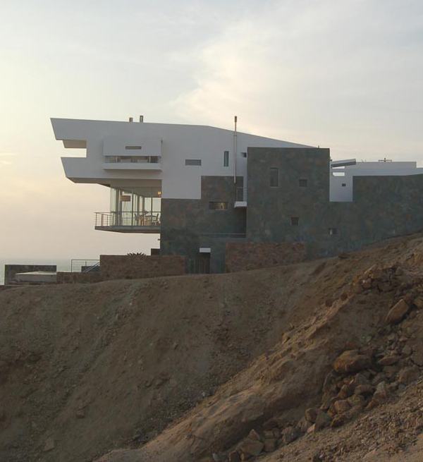 Peru Modern Architecture - if only I could decide what's more fascinating: the house or the location