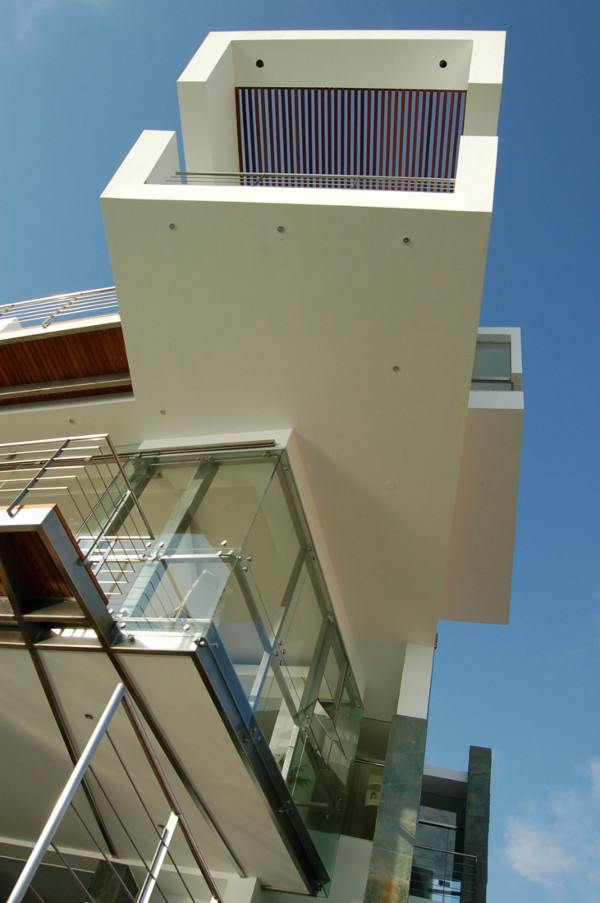 Peru Modern Architecture - if only I could decide what's more fascinating: the house or the location