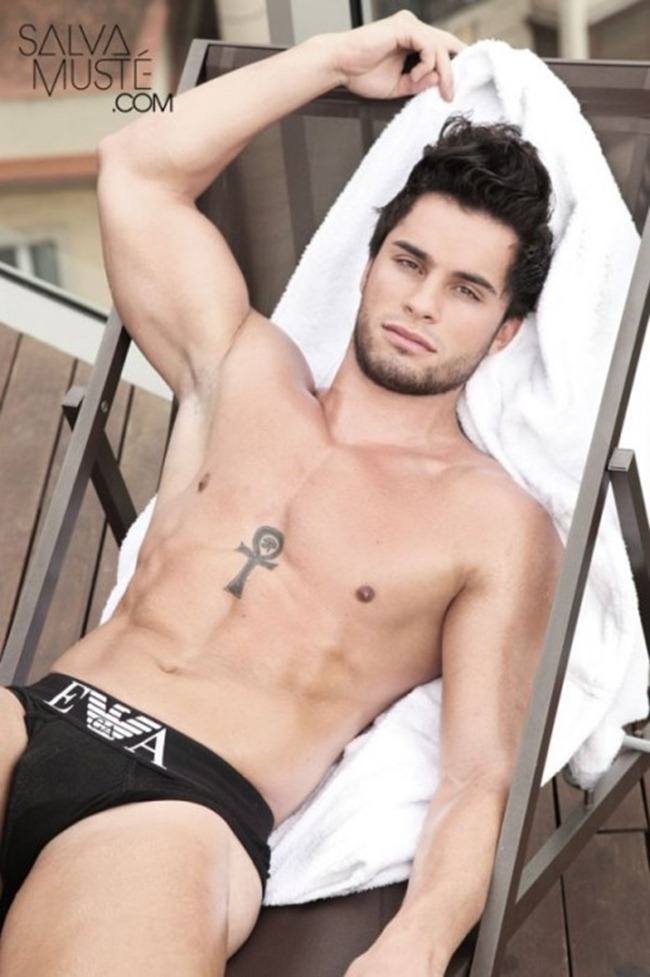 NOIS MAGAZINE: RAMS IN "RAMSES" BY PHOTOGRAPHER SALVA MUSTE