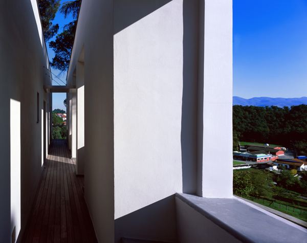 Modern Italian Villa Design Blends Old and New