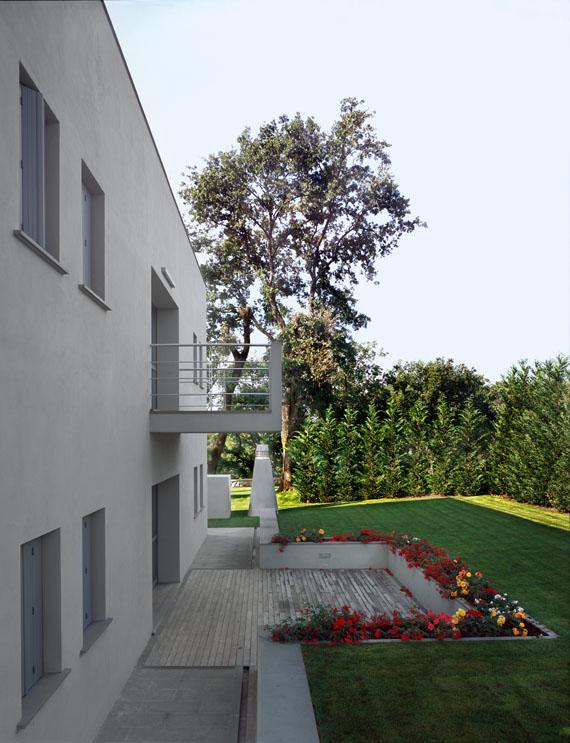 Modern Italian Villa Design Blends Old and New