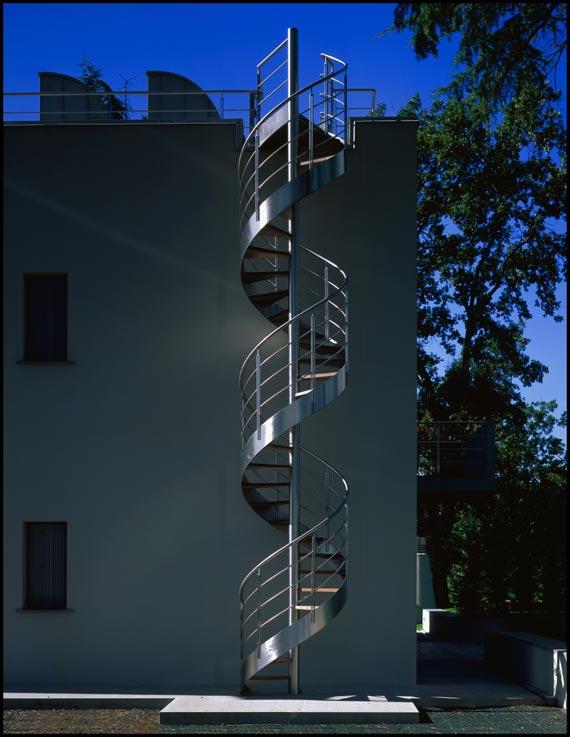 Modern Italian Villa Design Blends Old and New