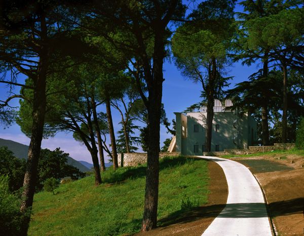 Modern Italian Villa Design Blends Old and New