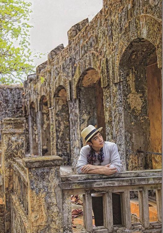 ณัฐ ศักดาทร & จรีนา สิริสิงห์ [แก้ว ซาซ่า] @ เพื่อนเดินทาง vol.32 no.388 April 2012