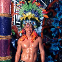 W For Up : Samba Enredo