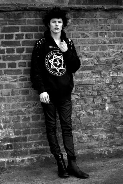 Luke Worrall ; นายแบบอังกฤษ ล่าสุด! (?) ยังหล่อเหมือนเดิม ><