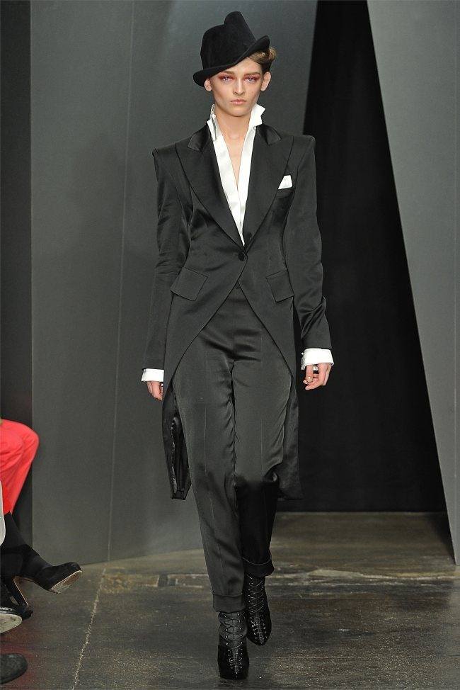 NEW YORK FASHION WEEK: DONNA KARAN FALL 2012