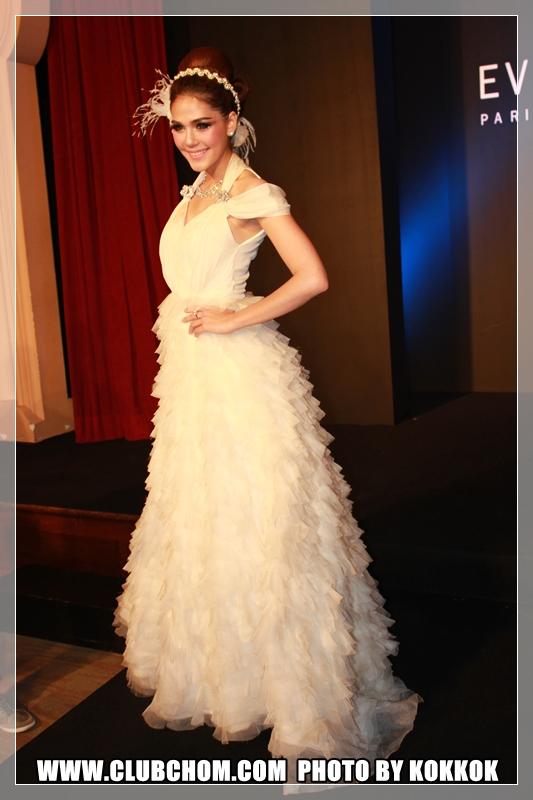 ชมพู่ อารยา เดินแบบในงาน Evita Peroni Autumn 2012 Fashion Show