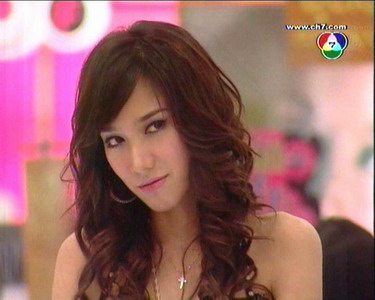 เดือนหยาด จาก สองเสน่หา