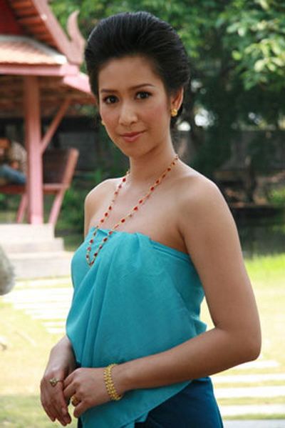 คุณหญิงแย้ม จาก นางทาส