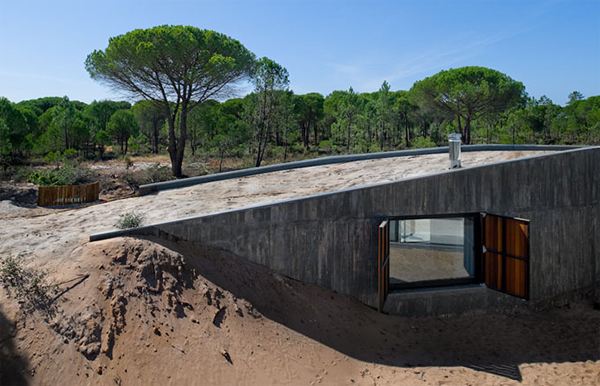 Portugal Architect Takes Charge - build your own dunes!