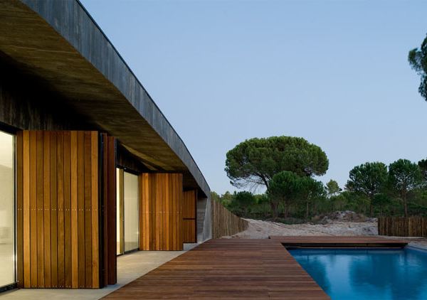 Portugal Architect Takes Charge - build your own dunes!