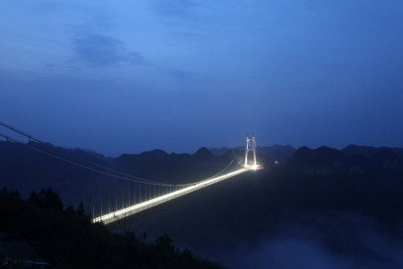 จีนเปิดสะพานแขวน ที่ยาวและสูงที่สุดในโลก