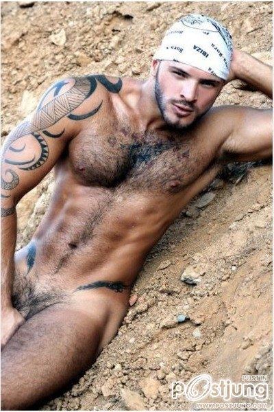 HOT + SEXYY