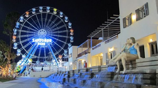 Santorini Park  ซานโตรินี พาร์ค ชะอำ แหล่งช้อปปิ้งรูปแบบใหม่