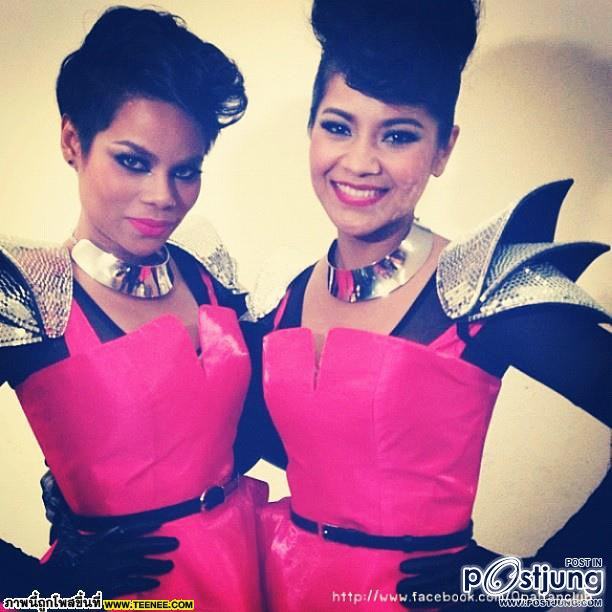 โพสท่าเริ่ดๆกับโอปอล์