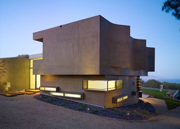 Modern Luxury House in Point Dume, Malibu - breathtaking views, captivating interiors!