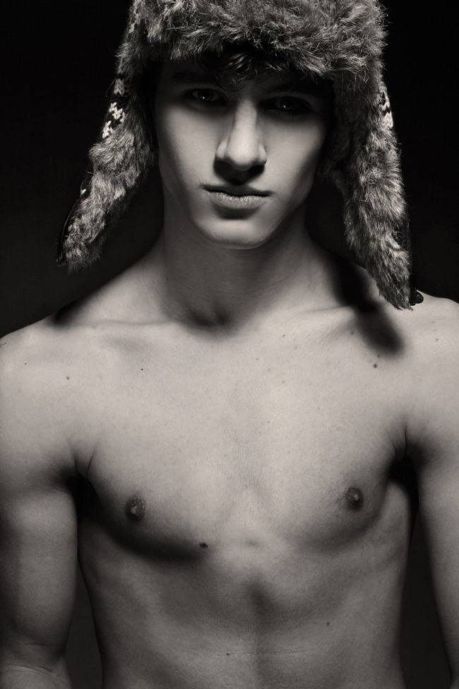 FEATURED MODEL: ŁUKASZ PARTYKA BY PHOTOGRAPHER ROBERT BINDA