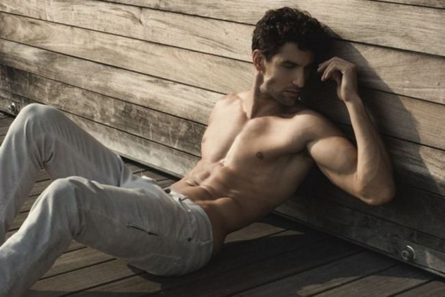 MASCULINE DOSAGE: ALEJANDRO SALGUEIRO BY PHOTOGRAPHER THOMAS SYNNAMON