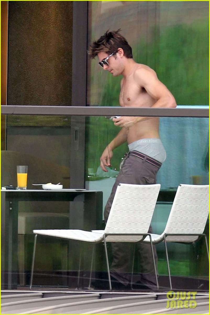 แอบถ่าย Zac Efron คัน....!!!