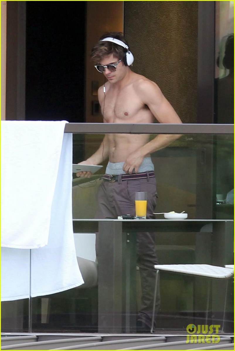 แอบถ่าย Zac Efron คัน....!!!