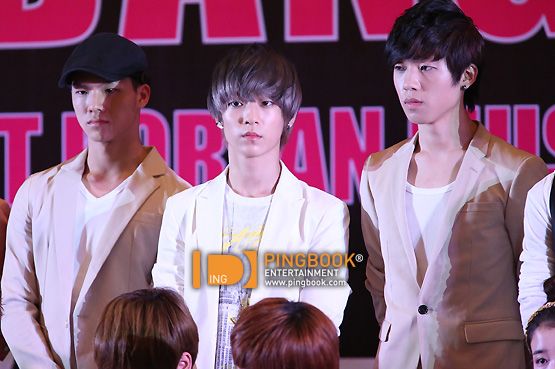 ประมวลภาพคอนเสิร์ต Korean Music Wave in Bangkok 2012