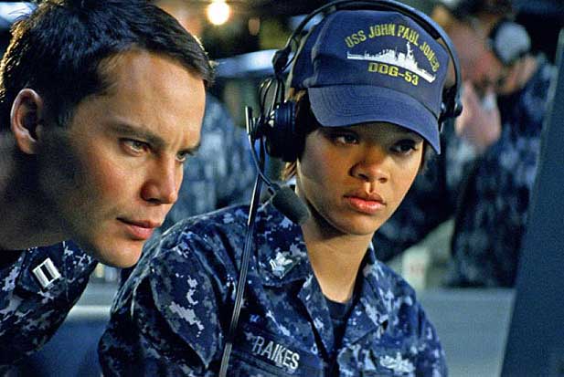 Rihanna มาในมาดเท่ห์กับภาพยนต์เรื่อง BattleShip
