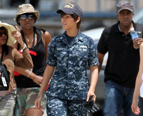 Rihanna มาในมาดเท่ห์กับภาพยนต์เรื่อง BattleShip
