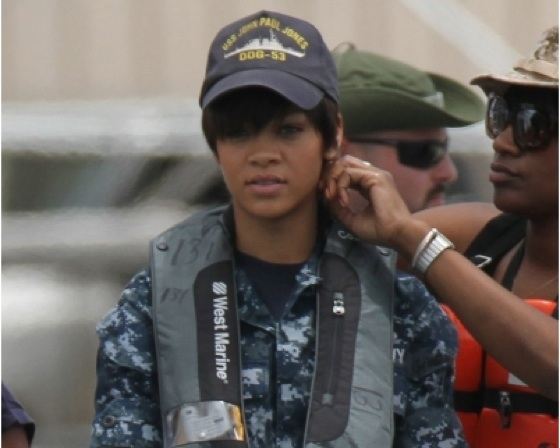 Rihanna มาในมาดเท่ห์กับภาพยนต์เรื่อง BattleShip