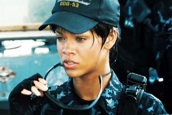 Rihanna มาในมาดเท่ห์กับภาพยนต์เรื่อง BattleShip