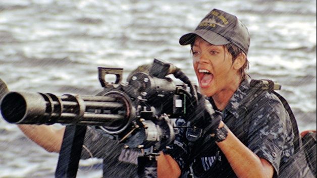 Rihanna มาในมาดเท่ห์กับภาพยนต์เรื่อง BattleShip